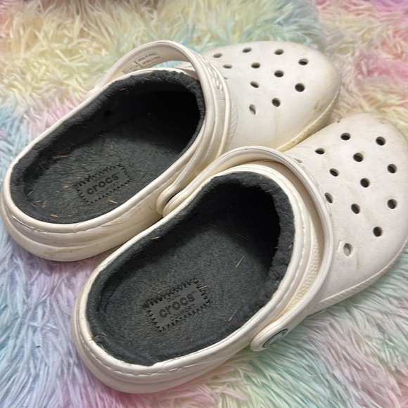 White lined crocs - Picture 2 of 2